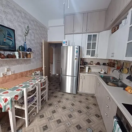 Kristy's House With Garden Tatil Evi *