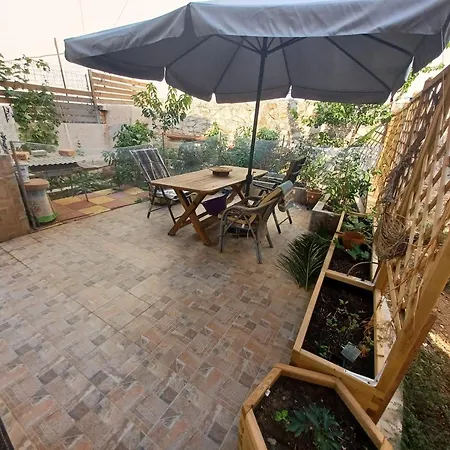 別荘 Kristy's House With Garden ハニア