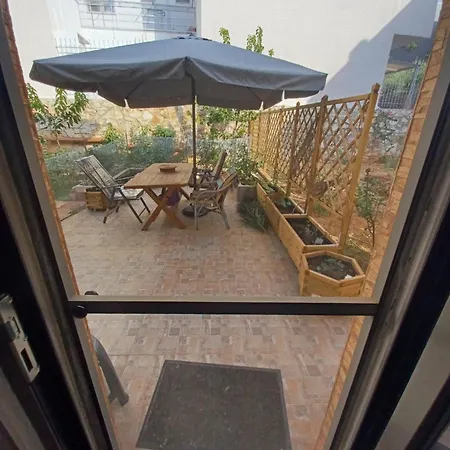 Kristy's House With Garden * La Canea