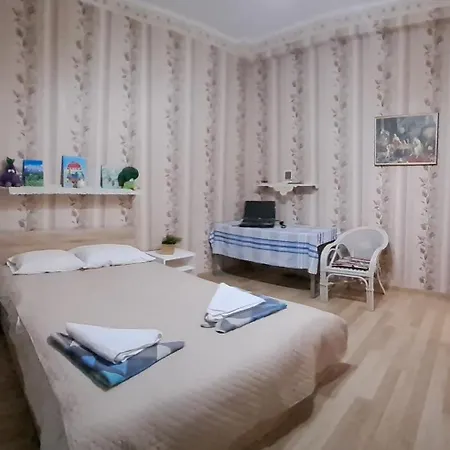 Kristy's House With Garden * 干尼亞