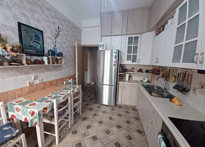 Kristy's House With Garden Дом отдыха *