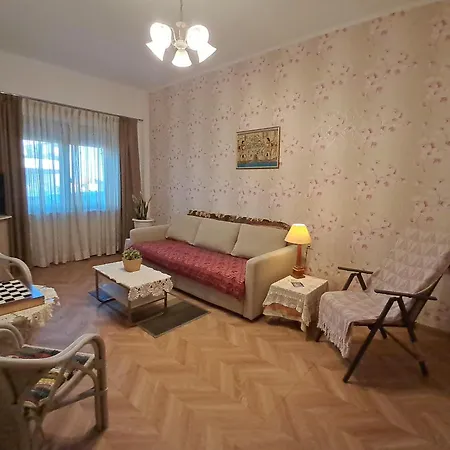 Kristy's House With Garden * 하니아