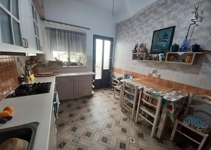 Kristy's House With Garden * 하니아