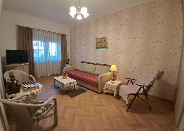 Kristy's House With Garden * 하니아